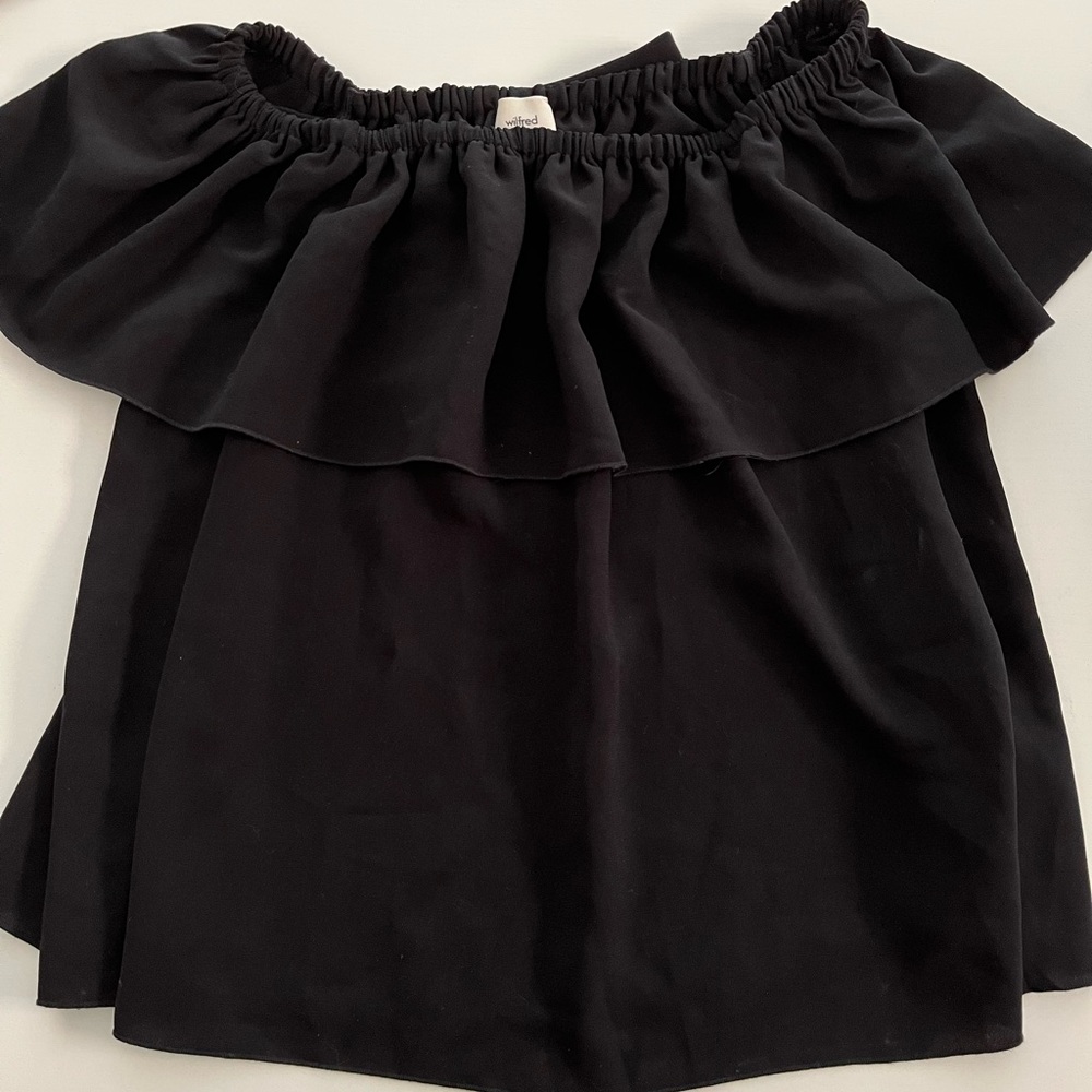 Aritzia Wilfred Off the Shoulder Top